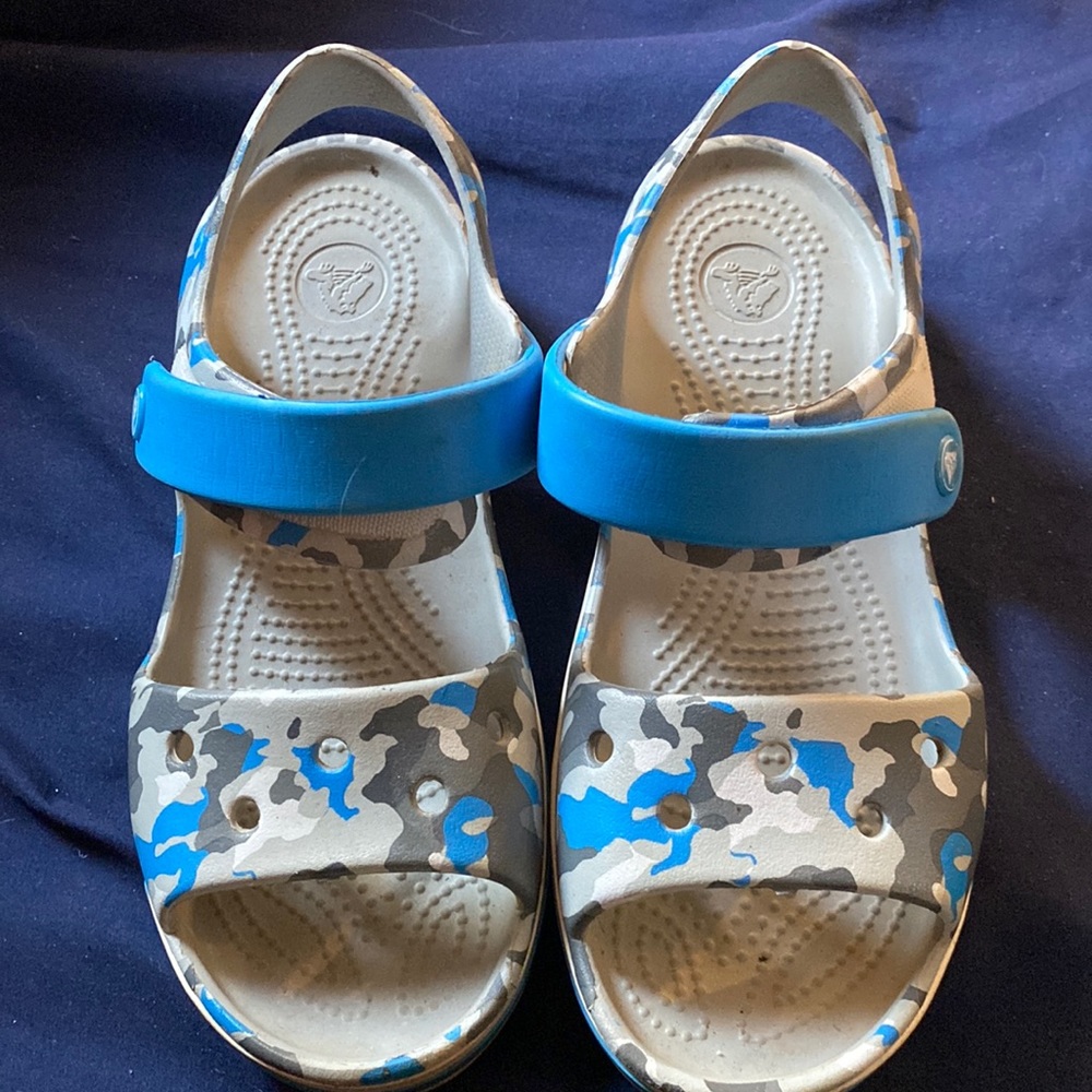 Camoflauge crocs bayaband sandals grey blue camo size j2